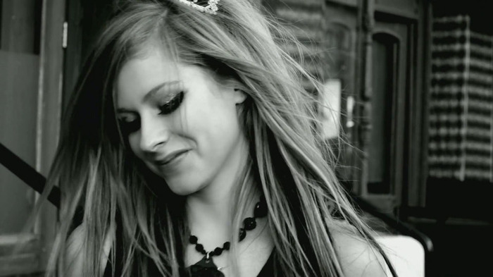 Avril Lavigne - Smile 0984