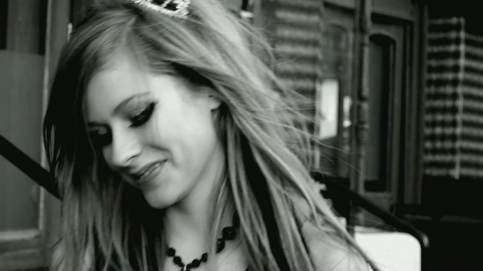 Avril Lavigne - Smile 0985