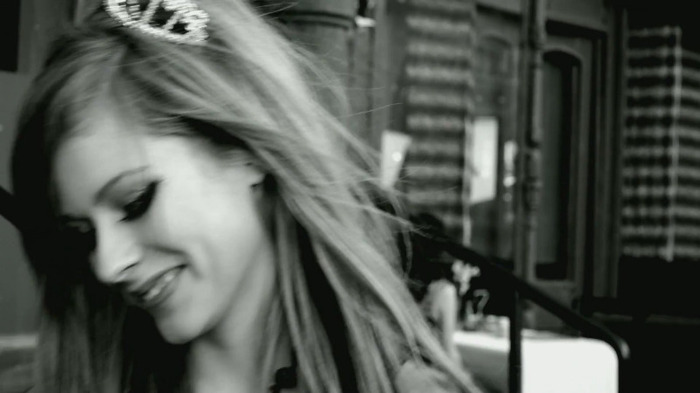 Avril Lavigne - Smile 0986