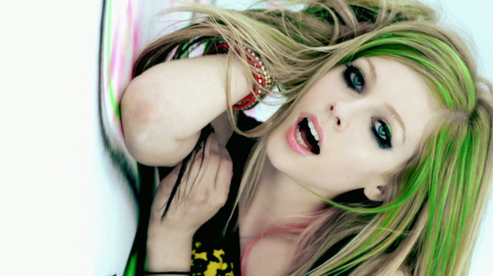 Avril Lavigne - Smile 0988