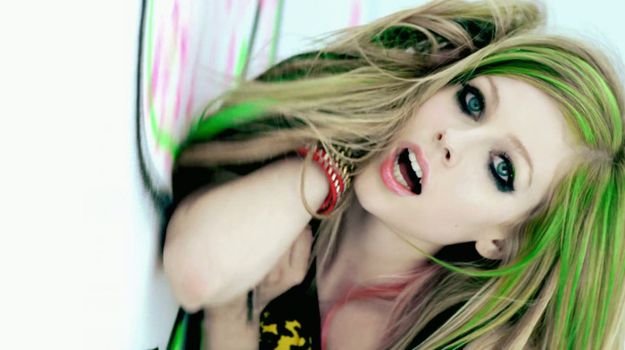 Avril Lavigne - Smile 0989