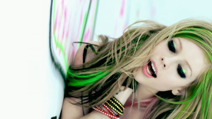 Avril Lavigne - Smile 0991