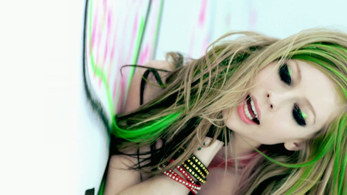 Avril Lavigne - Smile 0992