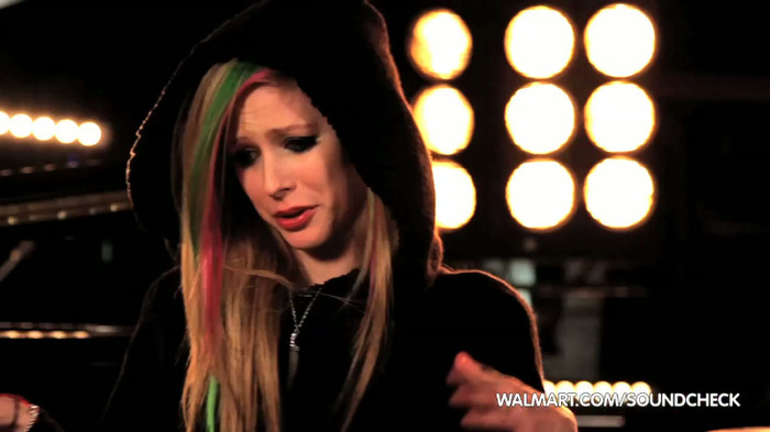 Avril Lavigne on Walmart Soundcheck_ Twitter 016 - Avril - Lavigne - on - Walmart - Soundcheck - Twitter