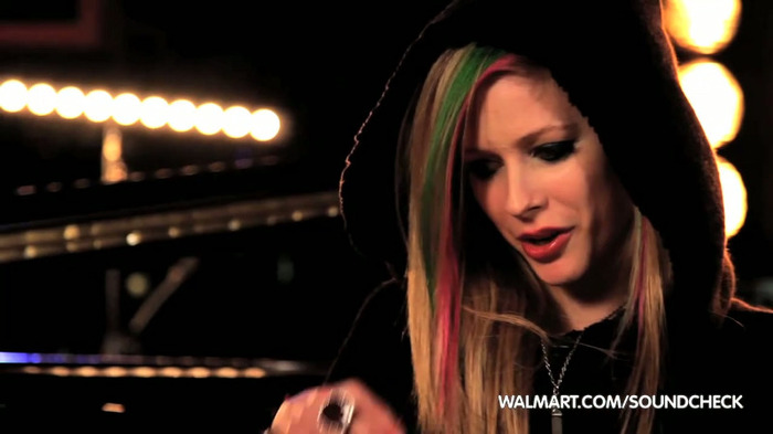 Avril Lavigne on Walmart Soundcheck_ Twitter 021 - Avril - Lavigne - on - Walmart - Soundcheck - Twitter