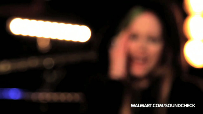 Avril Lavigne on Walmart Soundcheck_ Twitter 024 - Avril - Lavigne - on - Walmart - Soundcheck - Twitter