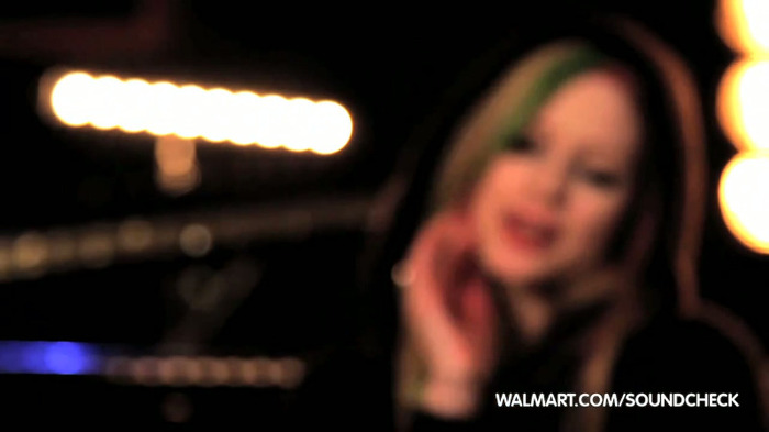 Avril Lavigne on Walmart Soundcheck_ Twitter 025