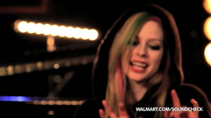 Avril Lavigne on Walmart Soundcheck_ Twitter 027