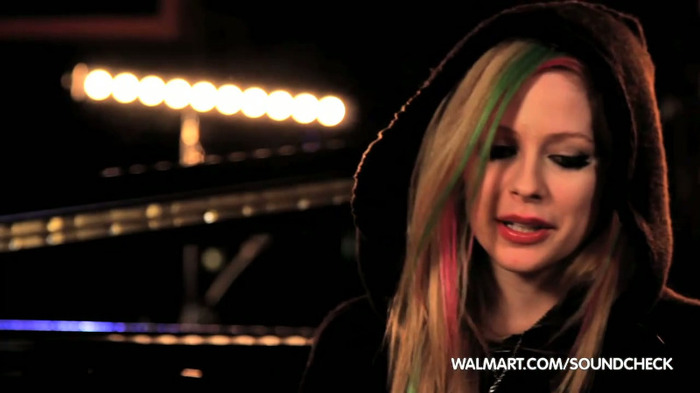 Avril Lavigne on Walmart Soundcheck_ Twitter 031