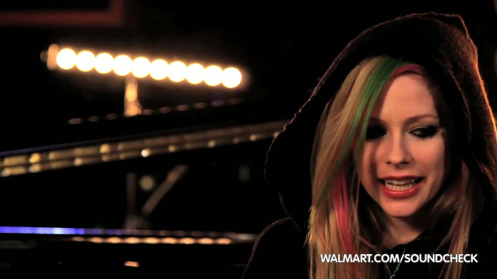 Avril Lavigne on Walmart Soundcheck_ Twitter 033