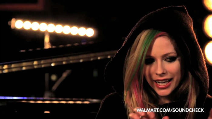 Avril Lavigne on Walmart Soundcheck_ Twitter 035