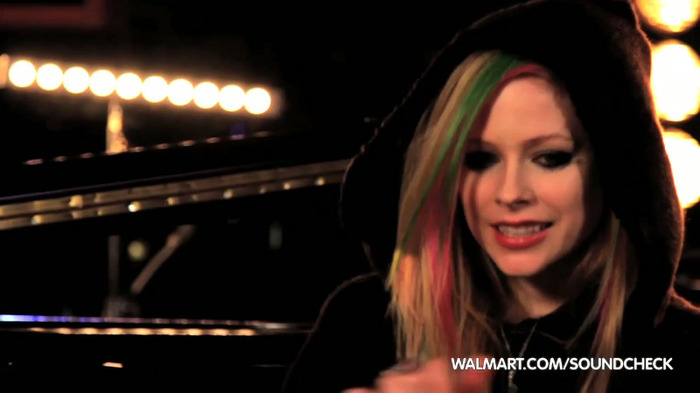 Avril Lavigne on Walmart Soundcheck_ Twitter 037