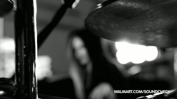 Avril Lavigne on Walmart Soundcheck_ Twitter 043