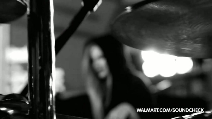 Avril Lavigne on Walmart Soundcheck_ Twitter 044