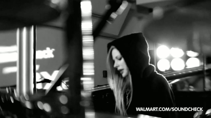 Avril Lavigne on Walmart Soundcheck_ Twitter 048