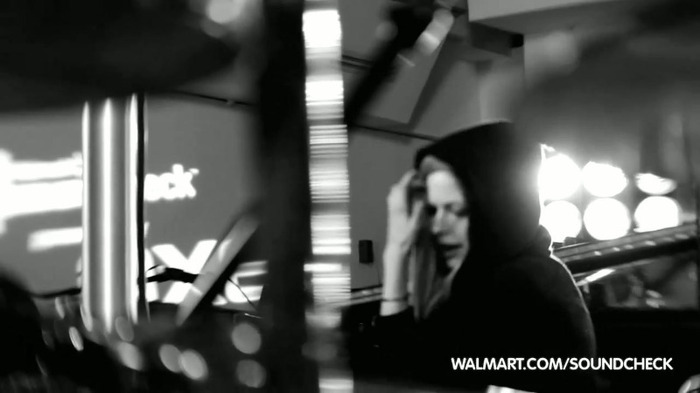 Avril Lavigne on Walmart Soundcheck_ Twitter 052