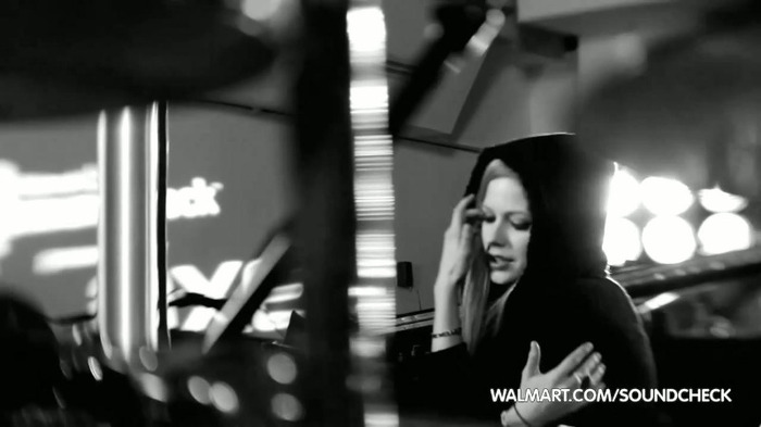 Avril Lavigne on Walmart Soundcheck_ Twitter 053