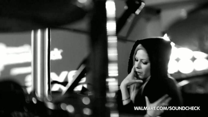 Avril Lavigne on Walmart Soundcheck_ Twitter 056