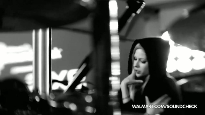 Avril Lavigne on Walmart Soundcheck_ Twitter 058