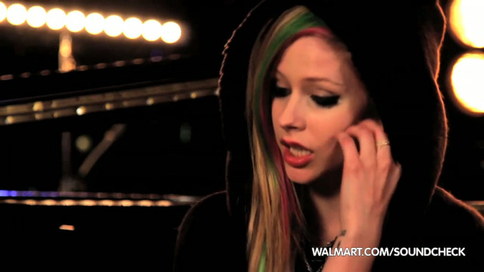 Avril Lavigne on Walmart Soundcheck_ Twitter 061