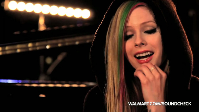 Avril Lavigne on Walmart Soundcheck_ Twitter 071