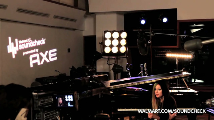 Avril Lavigne on Walmart Soundcheck_ Twitter 099