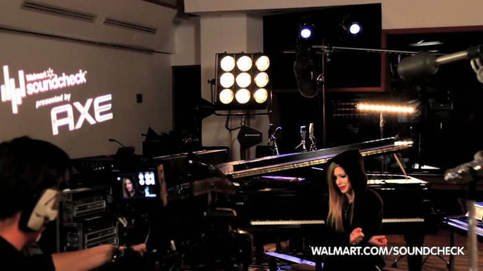 Avril Lavigne on Walmart Soundcheck_ Twitter 106 - Avril - Lavigne - on - Walmart - Soundcheck - Twitter