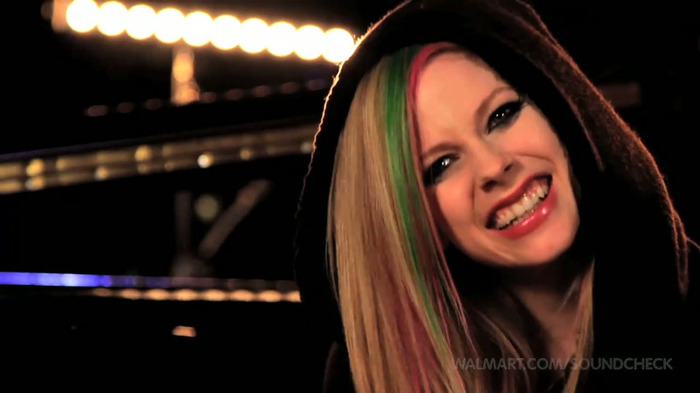 Avril Lavigne on Walmart Soundcheck_ Twitter 159