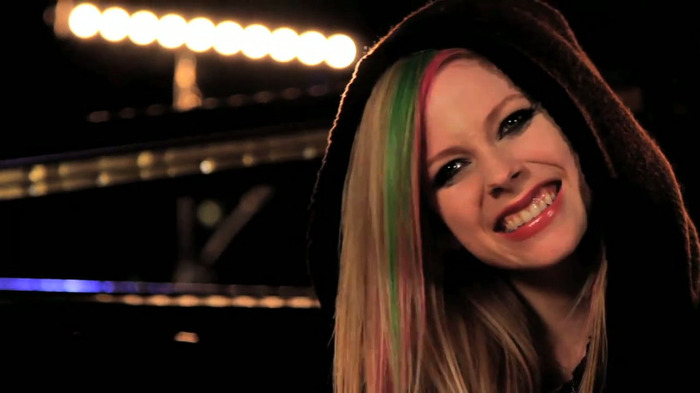 Avril Lavigne on Walmart Soundcheck_ Twitter 160 - Avril - Lavigne - on - Walmart - Soundcheck - Twitter