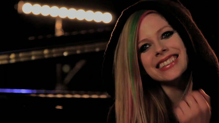 Avril Lavigne on Walmart Soundcheck_ Twitter 161