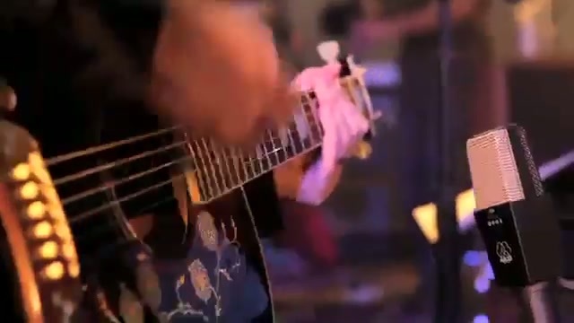 Avril Lavigne-Smile Walmart 0015