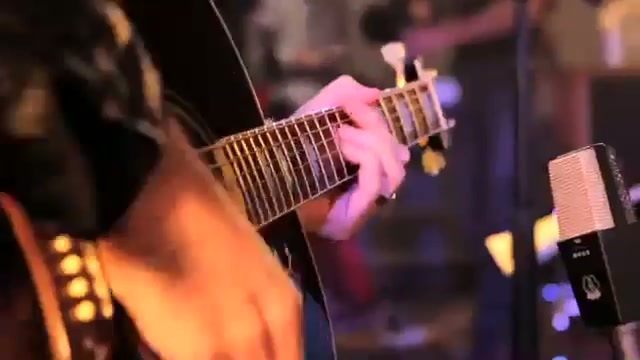 Avril Lavigne-Smile Walmart 0023