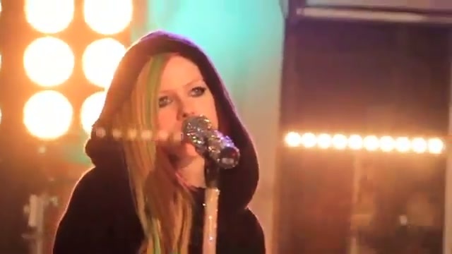 Avril Lavigne-Smile Walmart 0043