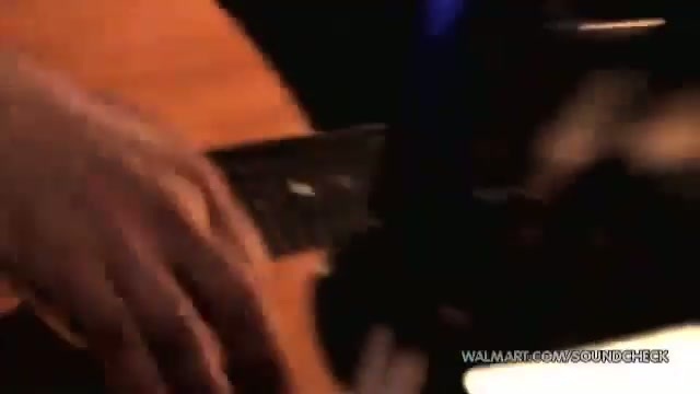 Avril Lavigne-Smile Walmart 0093