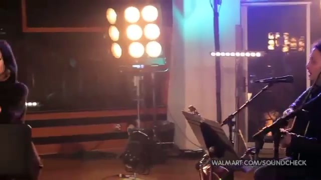 Avril Lavigne-Smile Walmart 0123