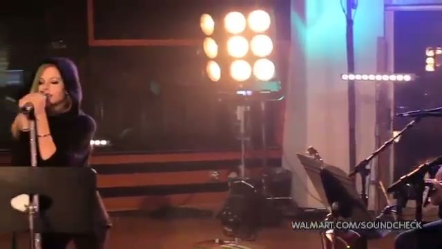 Avril Lavigne-Smile Walmart 0125