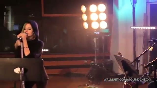 Avril Lavigne-Smile Walmart 0126