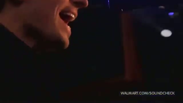 Avril Lavigne-Smile Walmart 0150