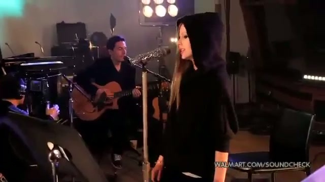 Avril Lavigne-Smile Walmart 0154