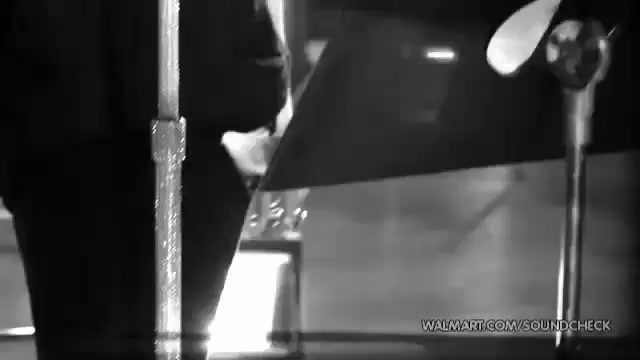 Avril Lavigne-Smile Walmart 0159