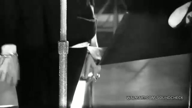 Avril Lavigne-Smile Walmart 0162