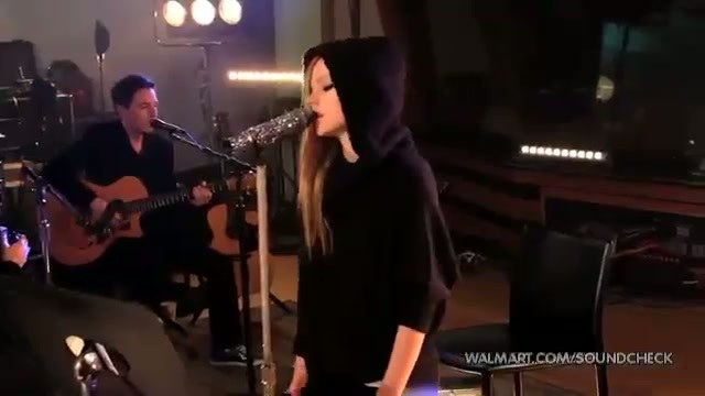 Avril Lavigne-Smile Walmart 0166