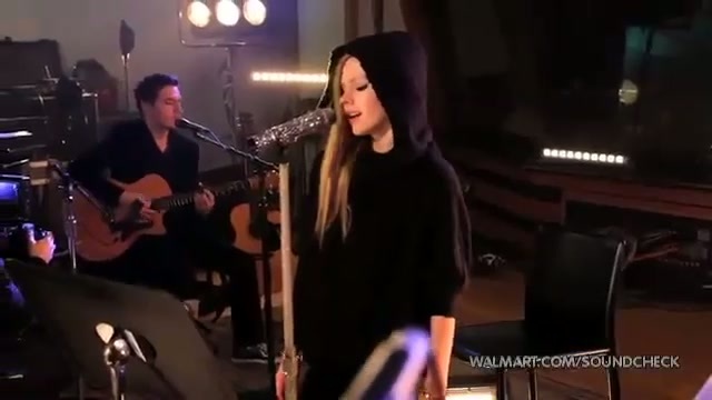 Avril Lavigne-Smile Walmart 0172