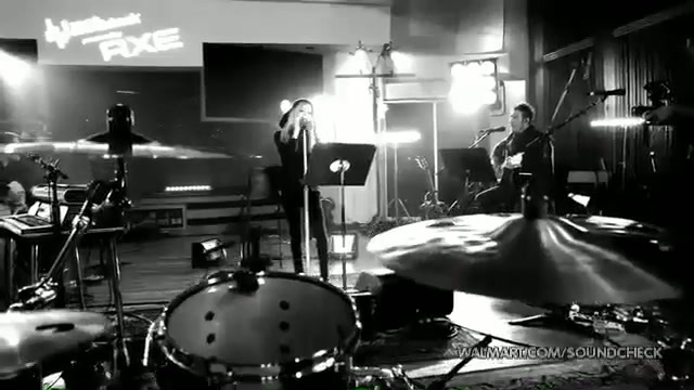Avril Lavigne-Smile Walmart 0201