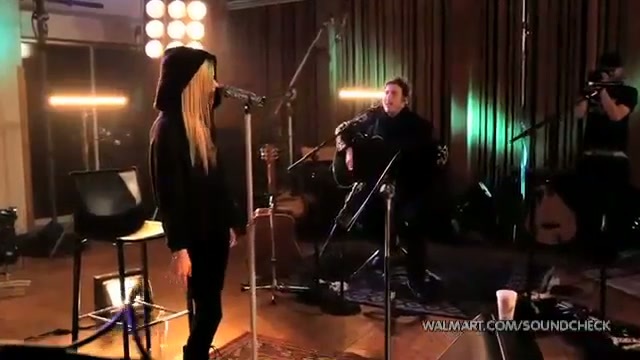 Avril Lavigne-Smile Walmart 0215