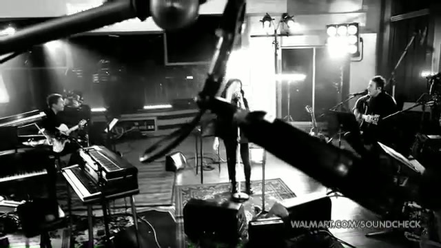 Avril Lavigne-Smile Walmart 0246