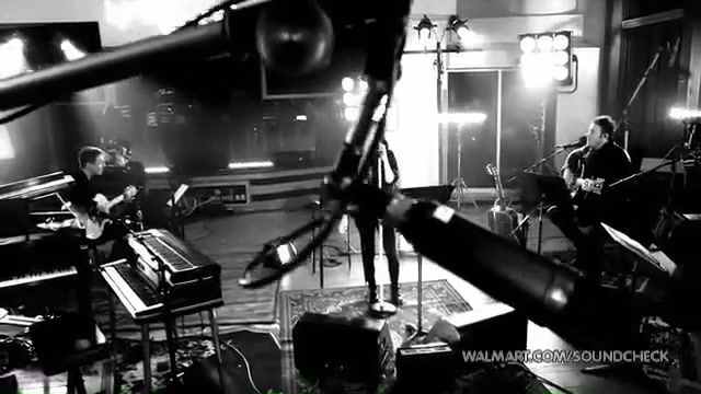 Avril Lavigne-Smile Walmart 0248