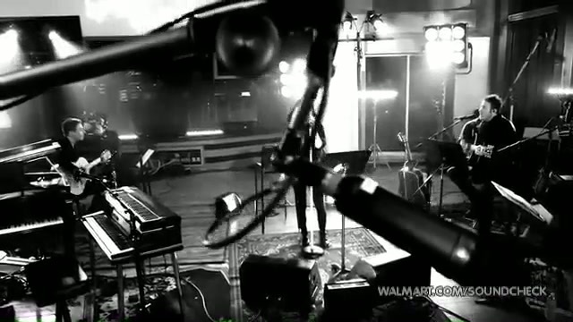 Avril Lavigne-Smile Walmart 0249