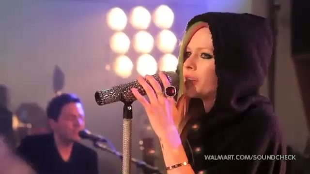 Avril Lavigne-Smile Walmart 0275