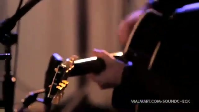 Avril Lavigne-Smile Walmart 0318 - Avril - Lavigne - live - Smile - on - Walmart - part1